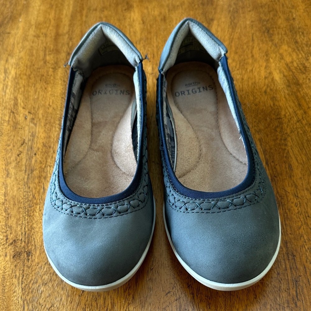 EUC Earth Origins navy blue suede, ballet shoes, size 7.